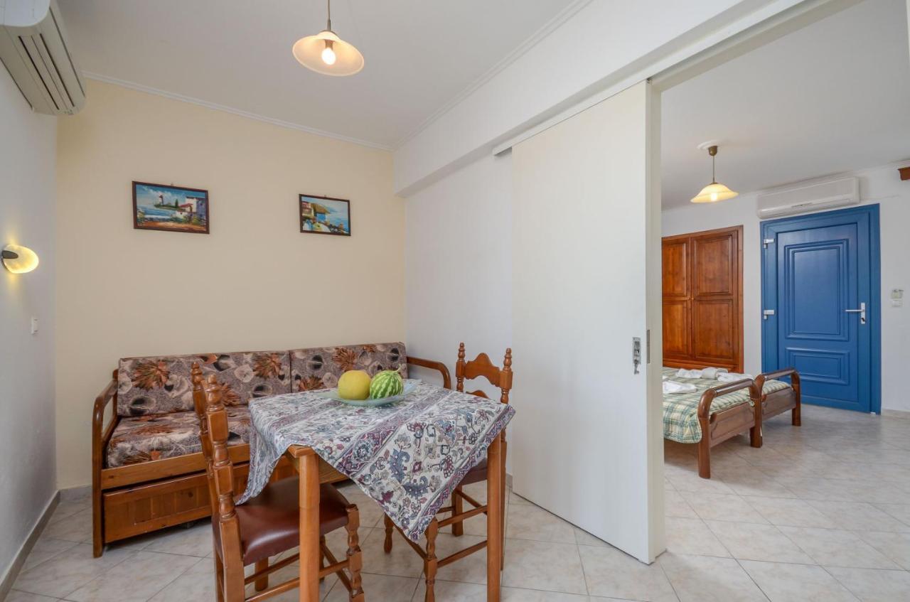 Polemis Studios & Apartments Agia Anna  Rom bilde